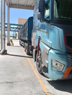 Shacman Delong X5000S 560 hp 6X4 - photo 3