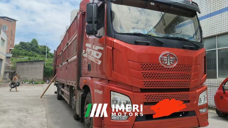2023 FAW Jiefang JH6 320 hp 6X2 9.6 m