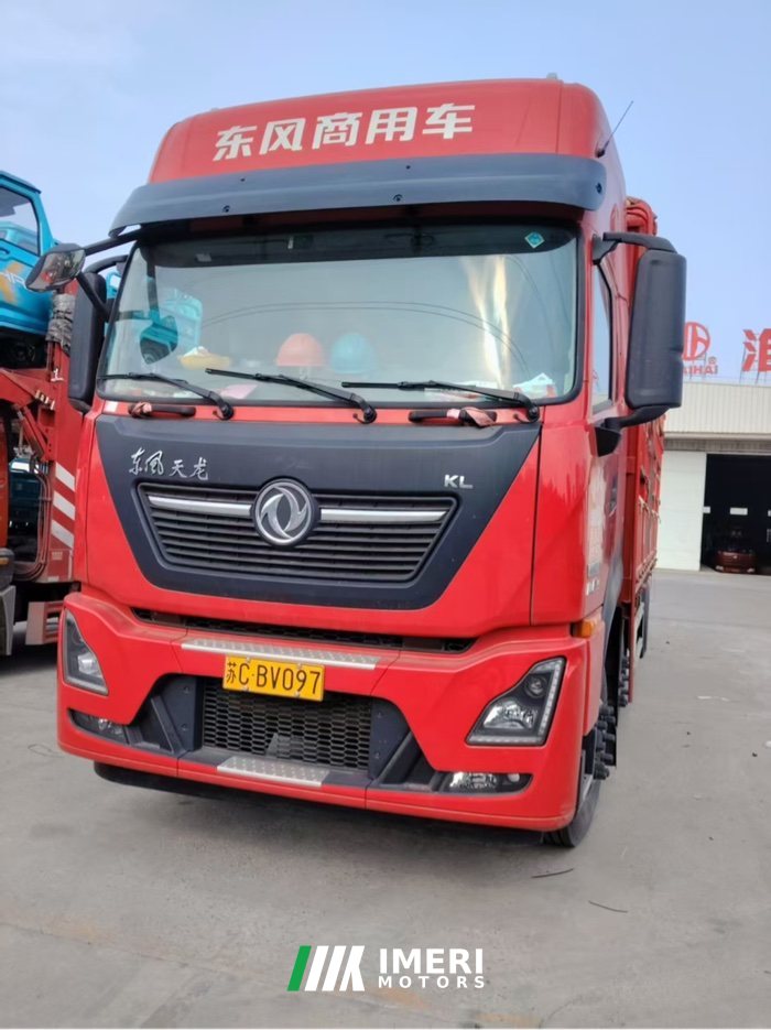 2025 Dongfeng Tianlong KL 300 hp 6X2 9.6 m