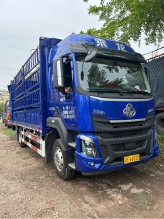 Dongfeng Liuzhou Chenglong H5 220 hp 4X2 6.8 m - ფოტო 5