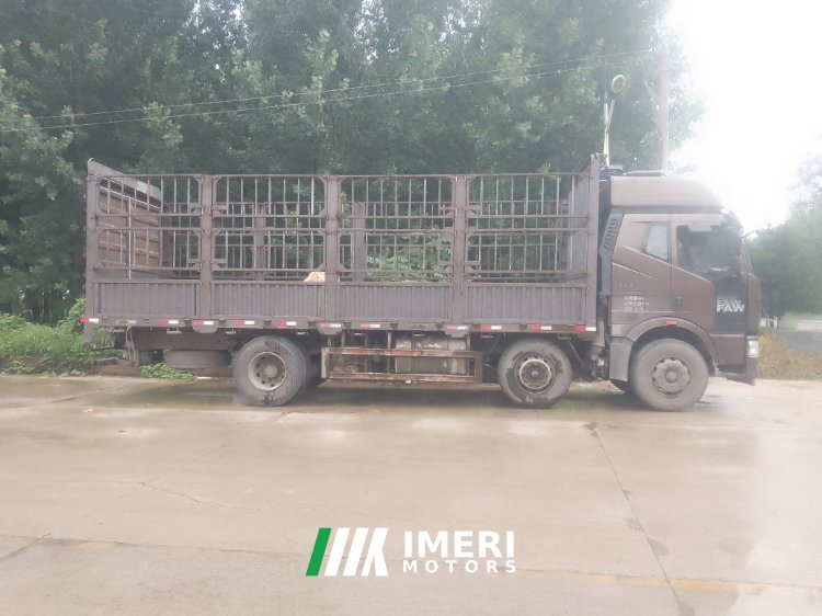 FAW Jiefang J6M 280 hp 6X2 7.7 m - truck from China