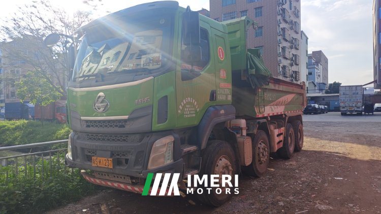 2020 Dongfeng Liuzhou Chenglong H5 330 hp 8X4 5.6 m