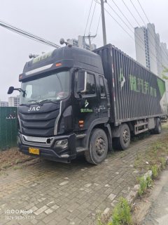 JAC Gallop GAC Higer K5 310 hp 6X2 9.6 m - ფოტო 3