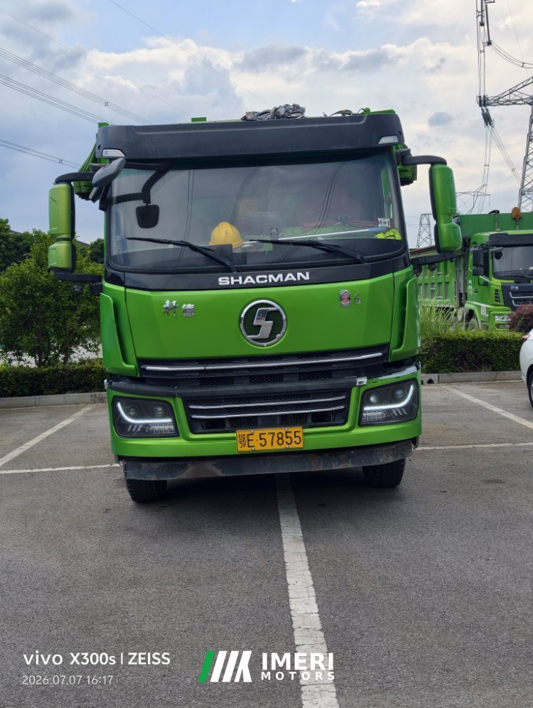 Shacman 6 220 hp 4X4 5.5 m - truck from China