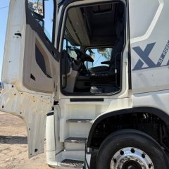 Sinotruk HOWO Max 350 hp 4X2 9.6 m - photo 7