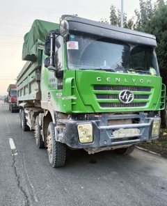 SAIC Hongyan Genlyon 350 hp 8X4 7.2 m - ფოტო 1