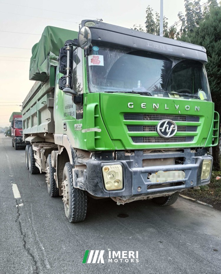2024 SAIC Hongyan Genlyon 350 hp 8X4 7.2 m