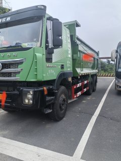SAIC Hongyan Genlyon 390 hp 6X4 6 m - фото 9