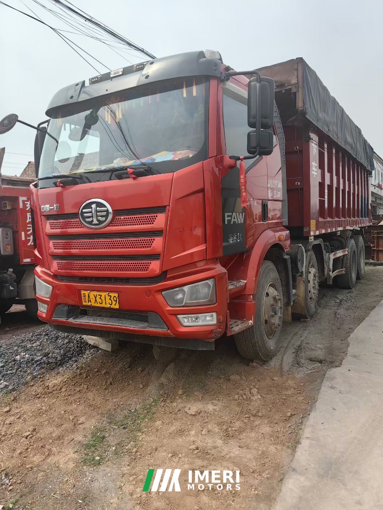 2022 FAW Jiefang J6L 320 hp 8X4 6.8 m