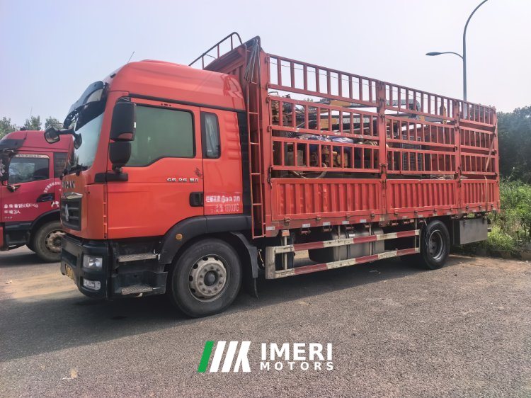 2022 Sinotruk Sitrak G5 250 hp 4X2 6.8 m