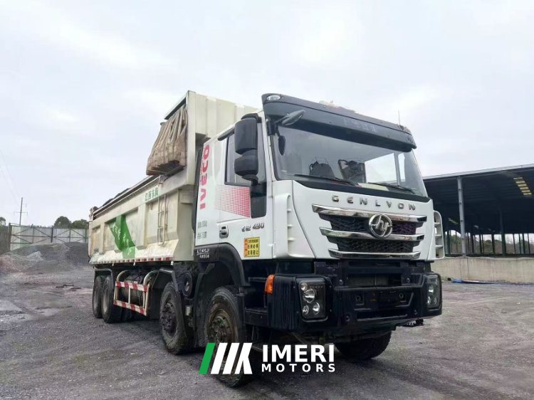 SAIC Hongyan 430 hp 8X4 7.8 m - truck from China