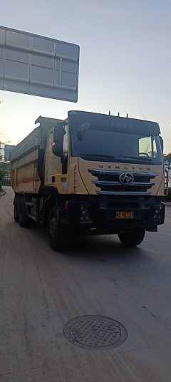 SAIC Hongyan Genlyon 354 hp 6X4 5.6 m - ფოტო 3