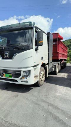 XCMG XG2M(P5) 460 hp 6X4 - photo 1
