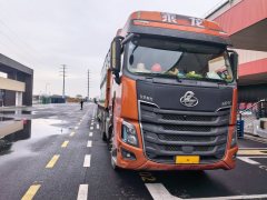 Dongfeng Liuzhou Chenglong H7 580 hp 6X4 - ფოტო 3