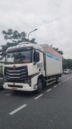 Sinotruk HOWO Max 350 hp 4X2 - ფოტო 1