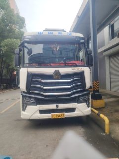 Sinotruk HOWO Max 350 hp 4X2 - ფოტო 2