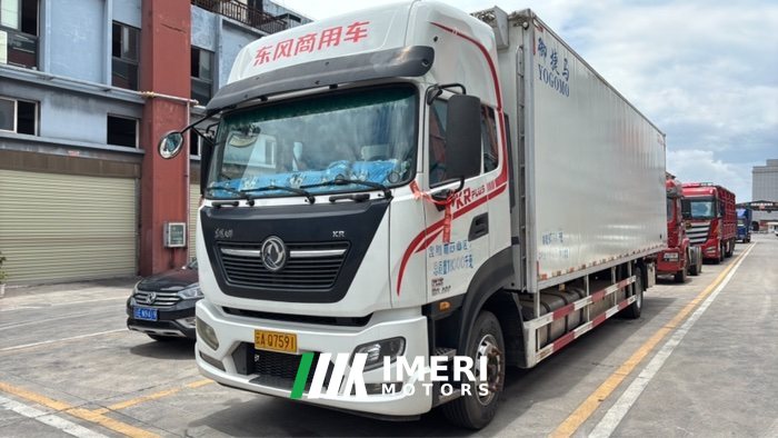 Dongfeng Tianjin KR PLUS 290 hp 4X2 9.6 m - truck from China