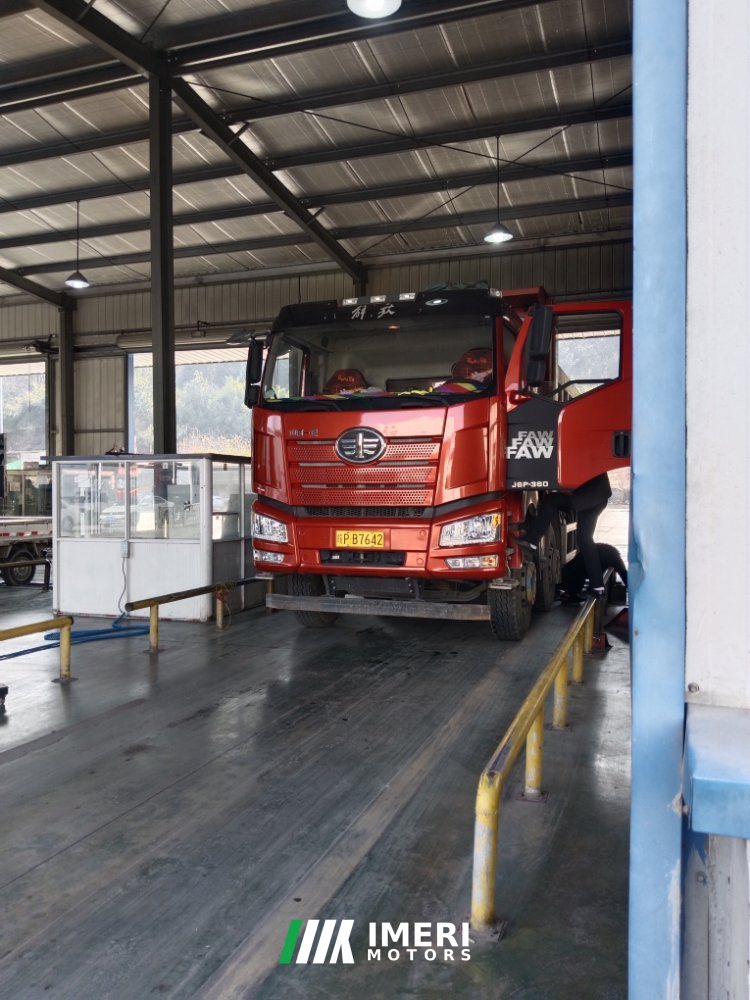 2025 FAW Jiefang J6P 375 hp 8X4 6.2 m