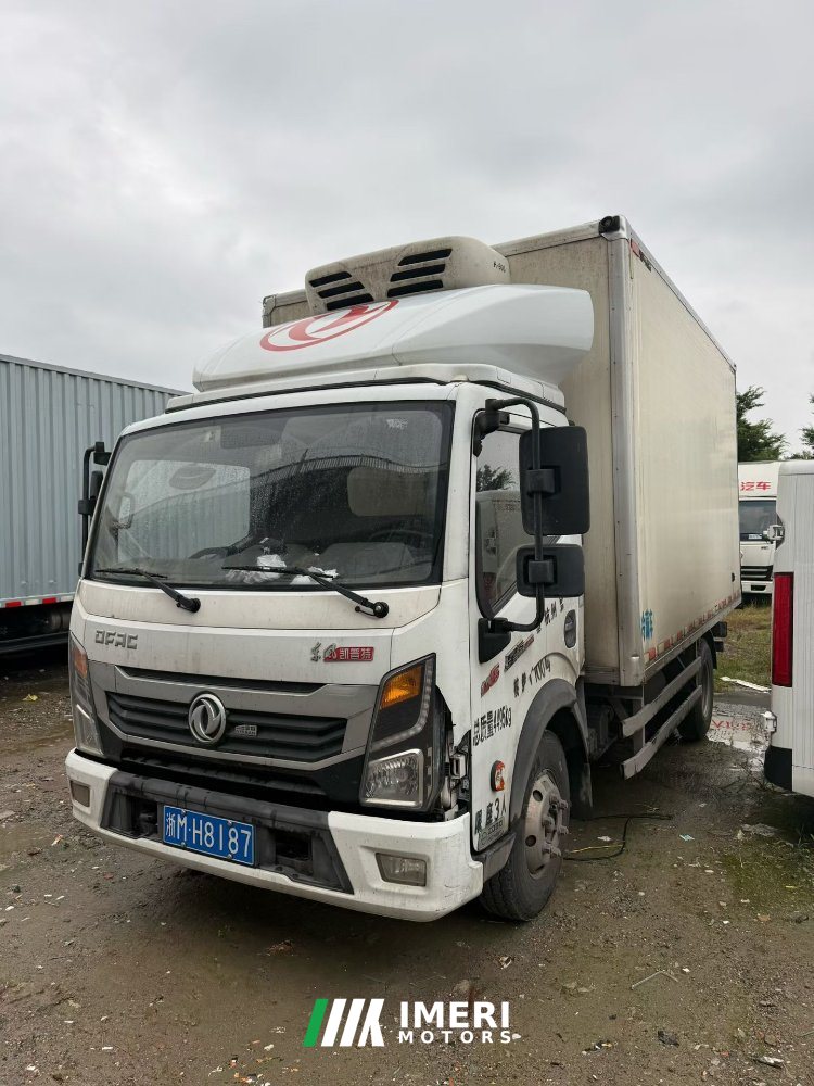 Dongfeng Captain Nebula K6 4X2 42 m - truck from China