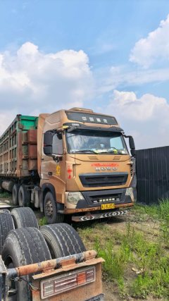 Sinotruk HOWO T7H 540 hp 6X4 - photo 1