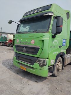 Sinotruk HOWO T7H 440 hp 6X4 - photo 1
