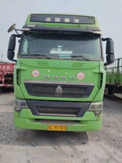 Sinotruk HOWO T7H 440 hp 6X4 - photo 3