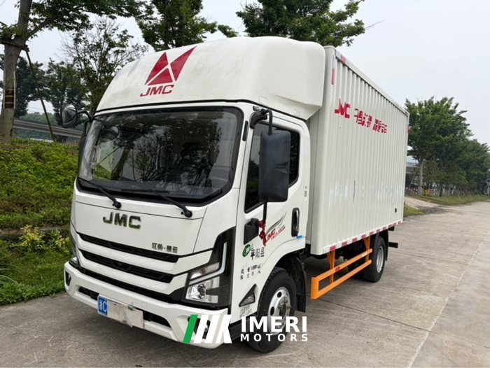 JMC + 152 hp 4X2 4.2 m - truck from China