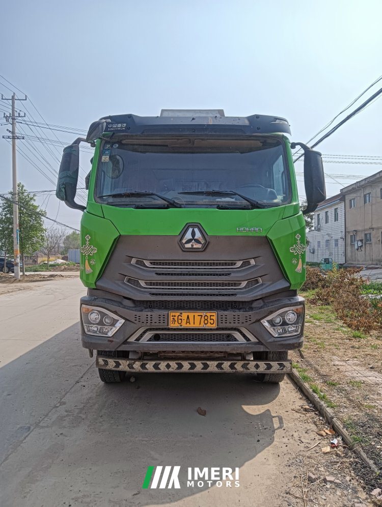 2020 Sinotruk Hohan J5G 340 hp 8X4 6 m