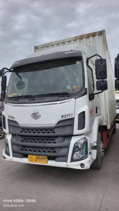 Dongfeng Liuzhou Chenglong M3 200 hp 4X2 8.3 m - ფოტო 1
