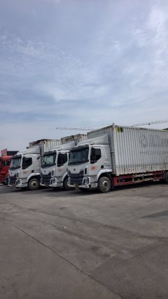 Dongfeng Liuzhou Chenglong M3 200 hp 4X2 8.3 m - ფოტო 3