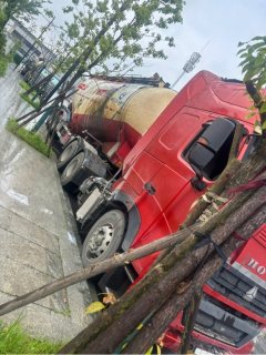 Sinotruk HOWO T7H 480 hp 6X4 - photo 2