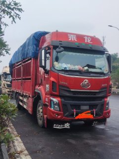Dongfeng Liuzhou Chenglong H5 200 hp 4X2 6.8 m - ფოტო 3