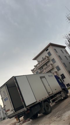 Dongfeng Liuzhou Chenglong H5 245 hp 4X2 6.8 m - фото 4