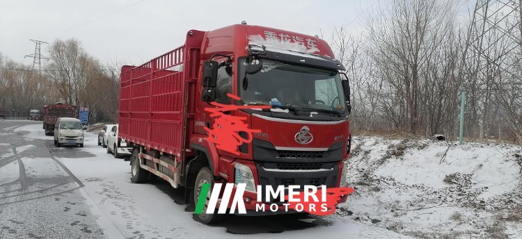 2020 Dongfeng Liuzhou Chenglong H5 240 hp 4X2 6.8 m