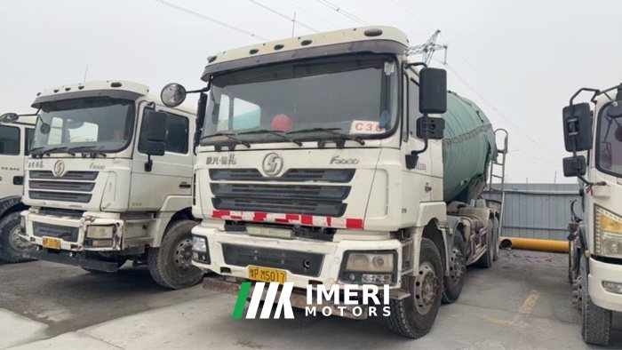 2018 Shacman Delong F3000 375 hp 8X4
