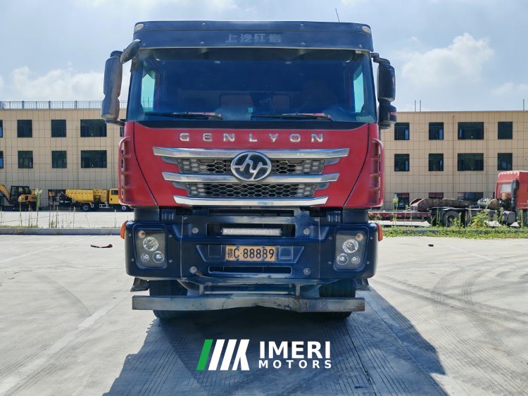 2021 SAIC Hongyan Genlyon 430 hp 8X4 8.2 m