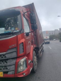 Dongfeng Liuzhou Chenglong M3 200 hp 4X2 7.8 m - ფოტო 2