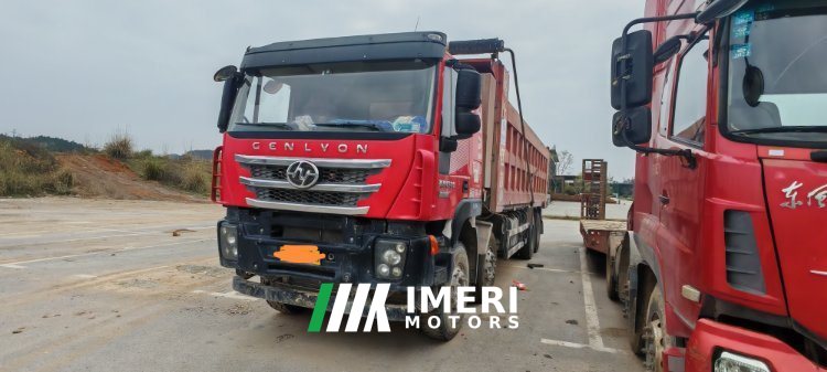 2020 SAIC Hongyan Genlyon 450 hp 8X4 8.6 m
