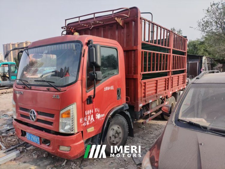 Dayun 170 hp 4X2 4.2 m - truck from China