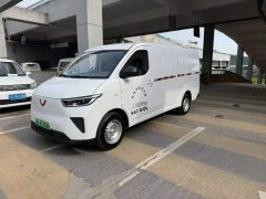 Wuling 2.3T 6 4.985 m BEV van truck 41.9kWh electric truck - ფოტო 3
