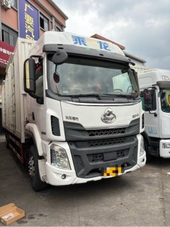Dongfeng Liuzhou Chenglong H5 240 hp 4X2 9.7 m - ფოტო 1