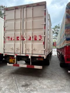 Dongfeng Liuzhou Chenglong H5 240 hp 4X2 9.7 m - ფოტო 3