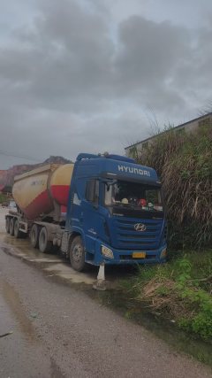 Hyundai XCIENT 440 hp 6X4 - ფოტო 5
