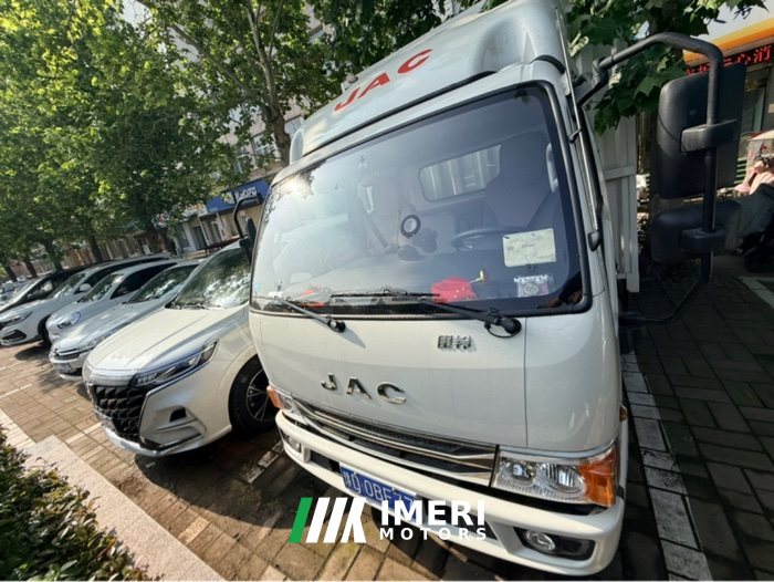 JAC H5 137 hp 4X2 3.7 m - truck from China