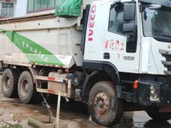 SAIC Hongyan Genlyon 350 hp 6X4 5.4 m - ფოტო 2