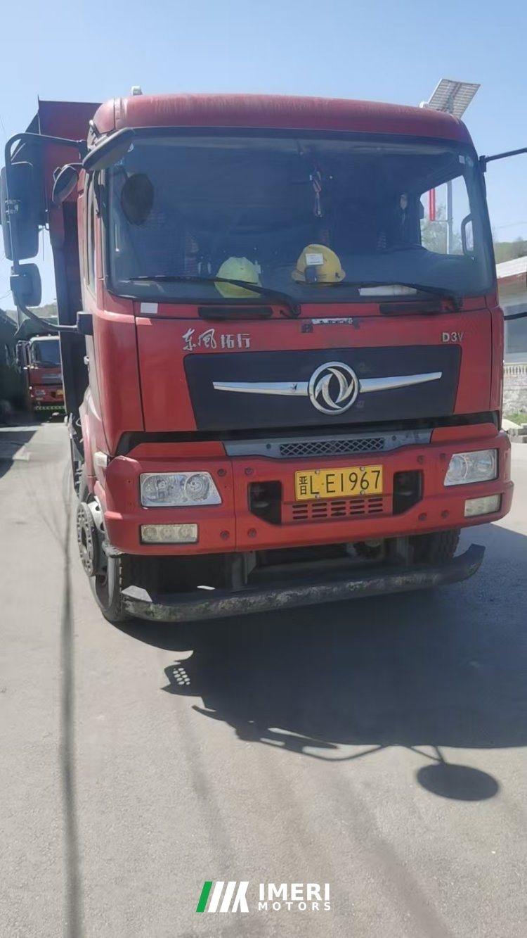 Dongfeng D3 300 hp 8X4 6.2 m - truck from China