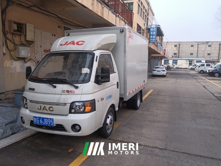 JAC X5 120 hp 4X2 3.5 m - truck from China