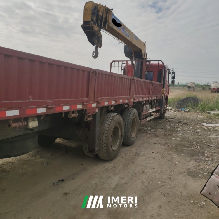 XCMG 240 hp 8X2 8.4 m - truck from China