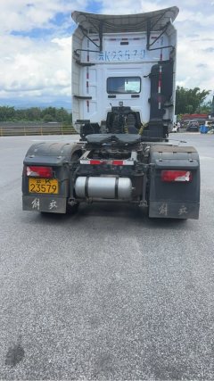 FAW Jiefang J7 560 hp 4X2 - photo 2