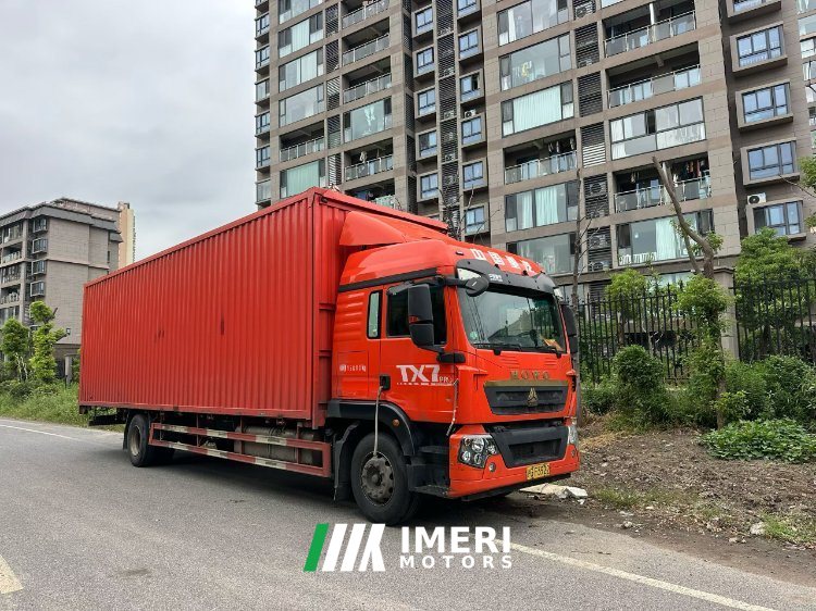2025 Sinotruk HOWO TX7 270 hp 4X2 9.52 m